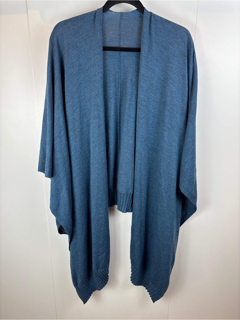 Kinross Cashmere Peacock Ocean Blue Shawl Wrap Scarf Ribbed Edge Quiet Luxury